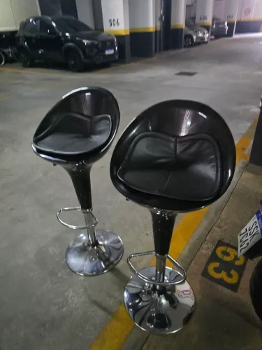 Cadeira/banco alto com regularem de altura