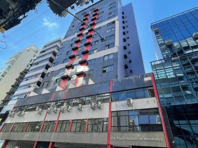 Alugo excelente studio no centro