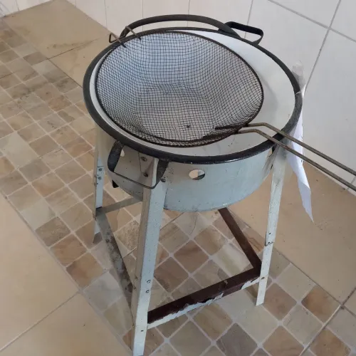 Fogareiro com tacho para fazer pastel 