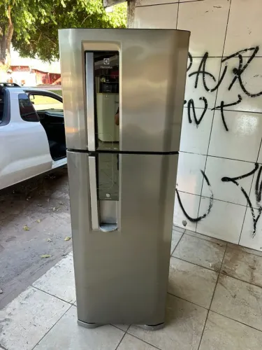 Geladeira Electrolux frost free inox 400 litros semi nova