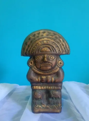 Antiga escultura em cerâmica / adorno de parede Tumi - Inca - Peru 