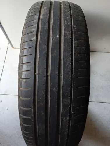 Pneu 225/60/18 seminovo.