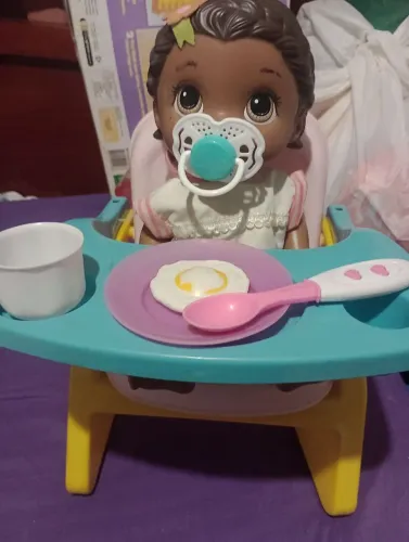 Boneca baby alive com acessórios 