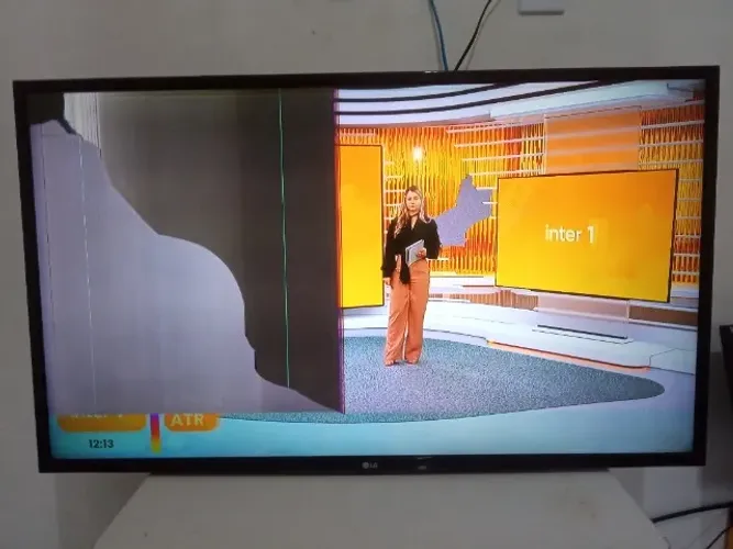 Tv LG 43 polegadas funcionando.