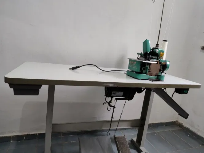 Vendo uma máquina de custura chinesinha 