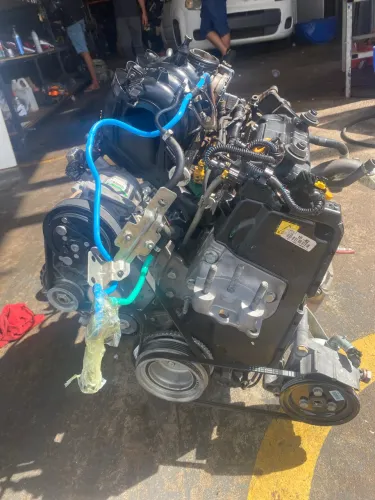 Motor parcial Fiat mobi 4 cilindro ( apenas o parcial ) 