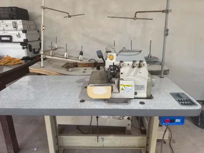 Máquina de Costura Overlock Industrial singer