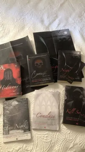 Coleção do livro de devil night