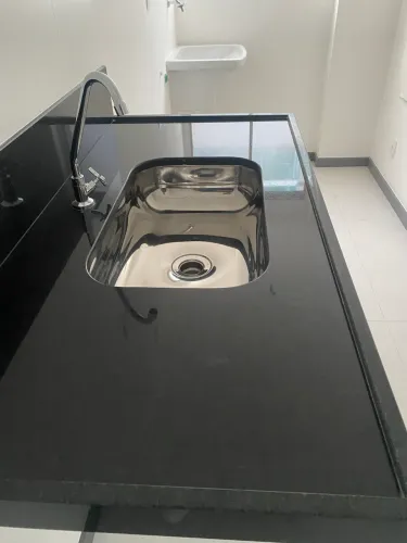 BANCADA COM CUBA INOX E TORNEIRA GRANITO SÃO GABRIEL NOVA