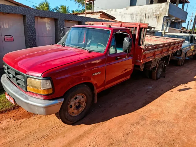 F4000 DISPONÍVEL A VISTA E PARCELADO ( NÃO ACEITO TROCA E VEÍCULO COMO ENTRADA)