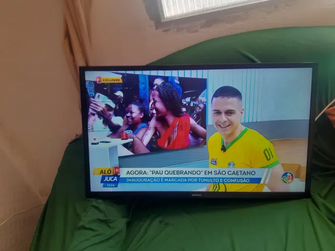 tv Samsung 32 polegadas smart YouTube Wi-Fi velocidade rápida