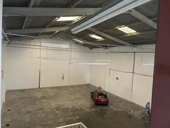 Galpão/Depósito Comercial - 486m²