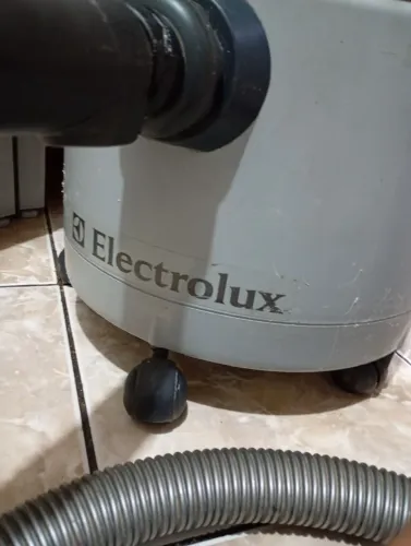 Aspirador Eletrolux tornado