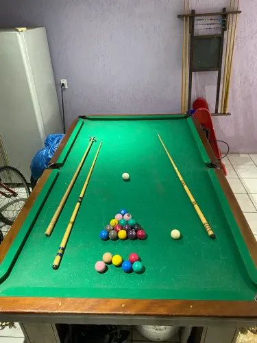 Vende-se mesa de bilhar profissional 