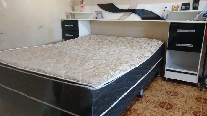 Cama de casal eurosono beem conservada 