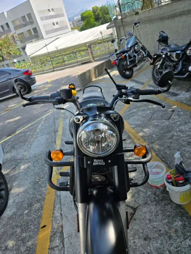 Classic 350 black