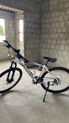 Bicicleta aro 29 , só precisar trocar a cela.