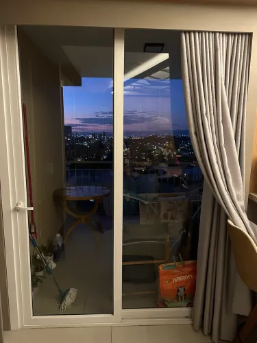 Porta de vidro de correr folha dupla