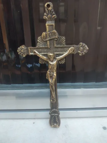 CRUCIFIXO DE BRONZE.