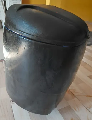 Vendo Bau com Suporte pra Moto.