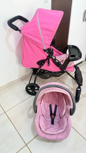 Carrinho e bebê conforto galzerano seminovos