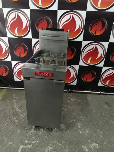 Fritadeira industrial vulcan LG 300 23 litros Gás natural funcionando perfeitamente