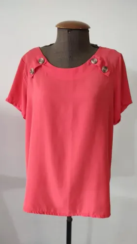 Bela blusa coral