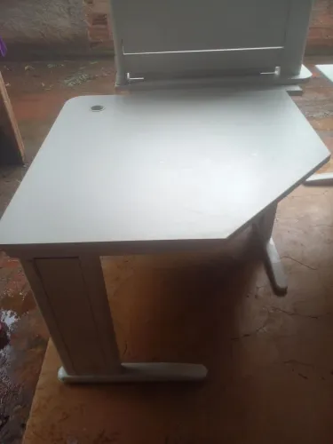 Mesa computador de canto em áço 