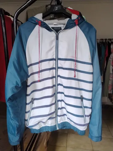 Blusa de frio em perfeito estado de conservação