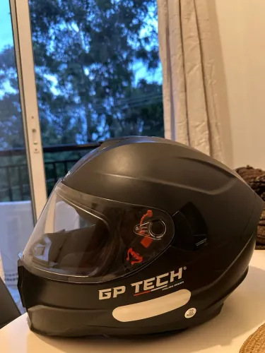 Capacete GPTech Ultra FF89 tam 60 com óculos interno