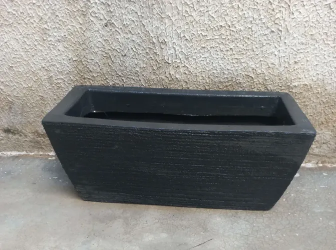 Vaso de Polietileno Jardineira preto 40 cm comprimento 