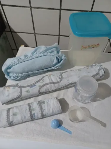 Kit LENÇOL BERÇO COM ELÁSTICO E POTE VIDRO COLETA LEITE