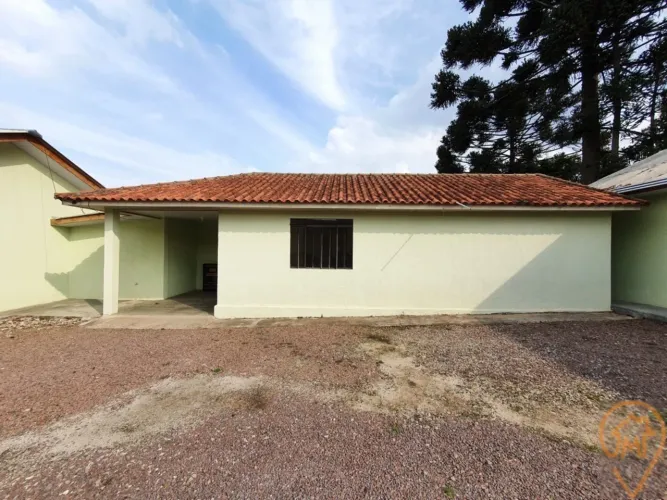 RESIDÊNCIA COM TERRENO COMPARTILHADO | 55m² COM 02 DORMITÓRIOS | VAGA PARA CARRO | BOQUEIR