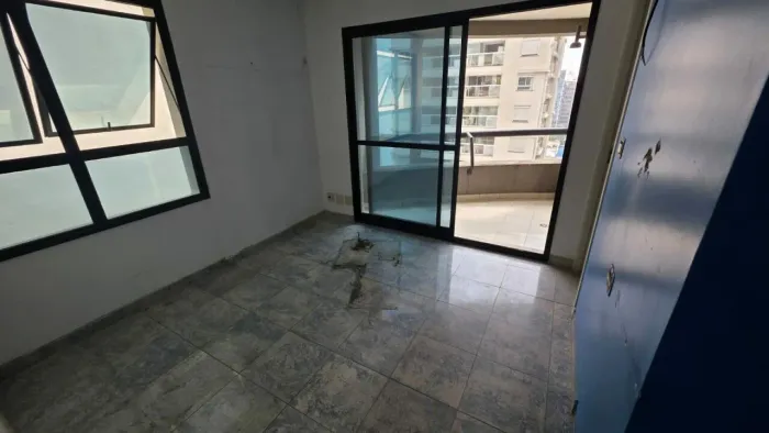 OPORTUNIDADE CORPORATIVA: CONJUNTO COMERCIAL NA RUA CAPOTE VALENTE, 439