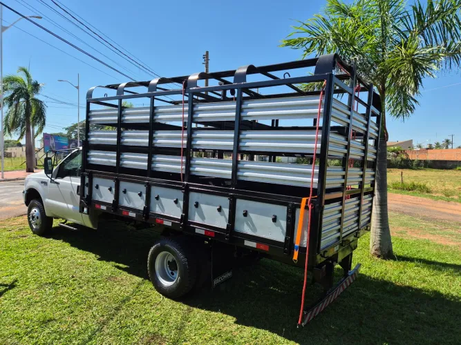 Ford F-4000 3.9 Turbo Intercooler Diesel 2P Manual 2005