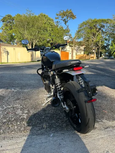 Triumph Speed Twin 1200 Exclusiva