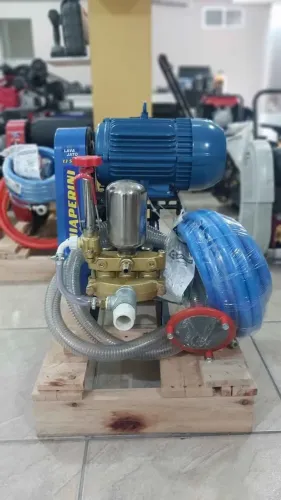 Lavadora de alta Vazão industrial 5hp Trifásico c/ 10m de mangueira Chiaperini - Nova/Loja