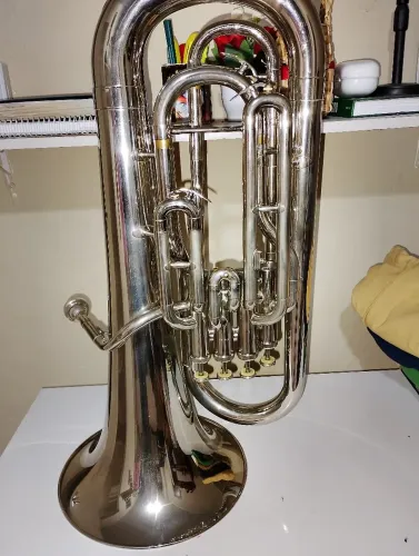 Vendo Bombardino Weril quatro pistos em Sib.