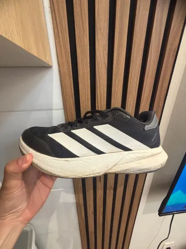 Tênis Adidas