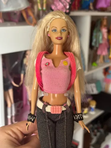 Boneca Barbie Button Blast