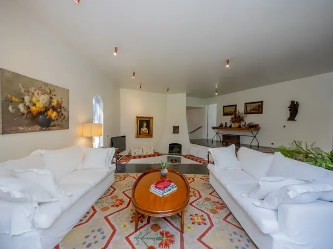 Casa para venda em Real Parque com 4 quartos, sendo 2 suítes, 295m²