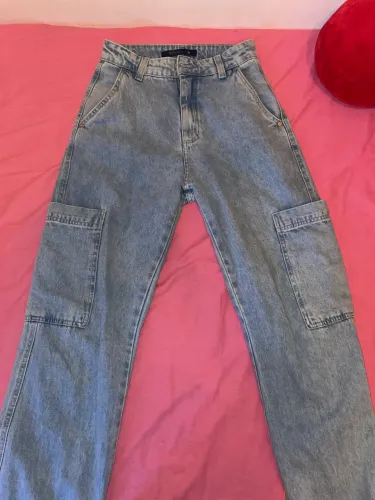 calça jeans cargo azul clara
