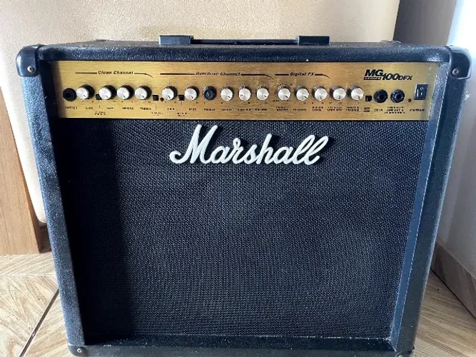 Amplificador Marshall MG100DFX 100W para Guitarra
