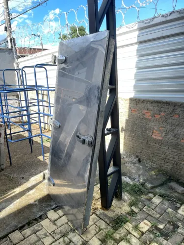 para vender 2 Portas de Câmera Fria Inox.