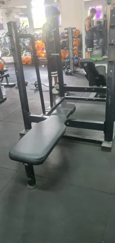 Lote com 6 aparelhos de musculação