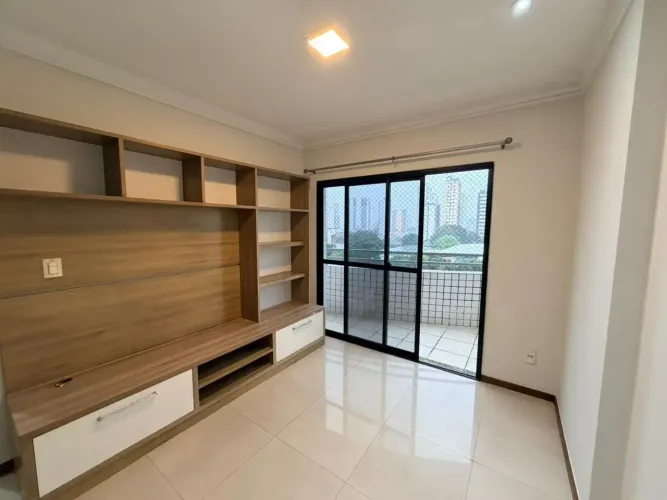 Apartamento para Venda e Locação no Ed. Porto do Sol | Marco Locação: R$ 5.000,00 Condo