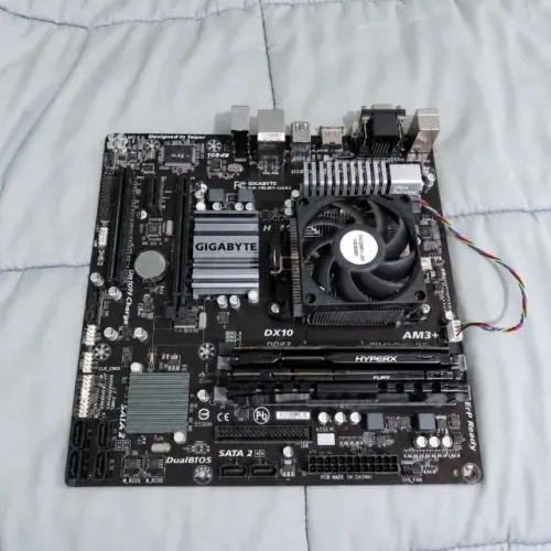 KIT GIGABYTE GA-78LMT-USB3 + FX-6300 + 26GB DDR3 + COOLER - R$ 450
