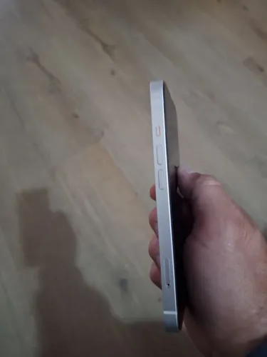 Celular iPhone 13