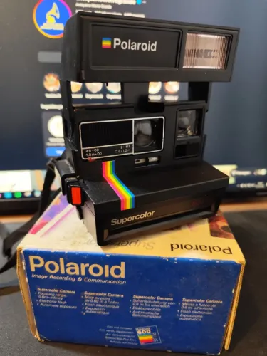Câmera Polaroid Supercolor 635CL Vintage (Com Caixa e Manuais Originais)
