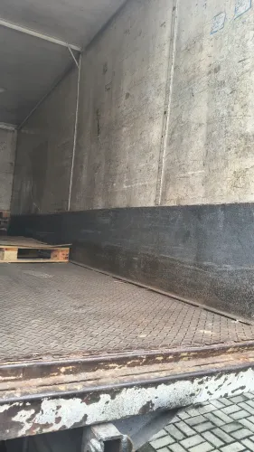 Vendo baú pra caminhão toco *